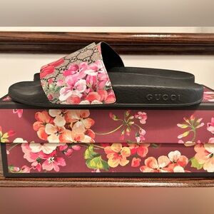 Authentic Gucci GG Blooms Supreme Slide Sandal